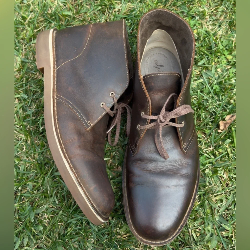 Clarks Collection Men's Shepton Chukka boots in brown leather. Size 14